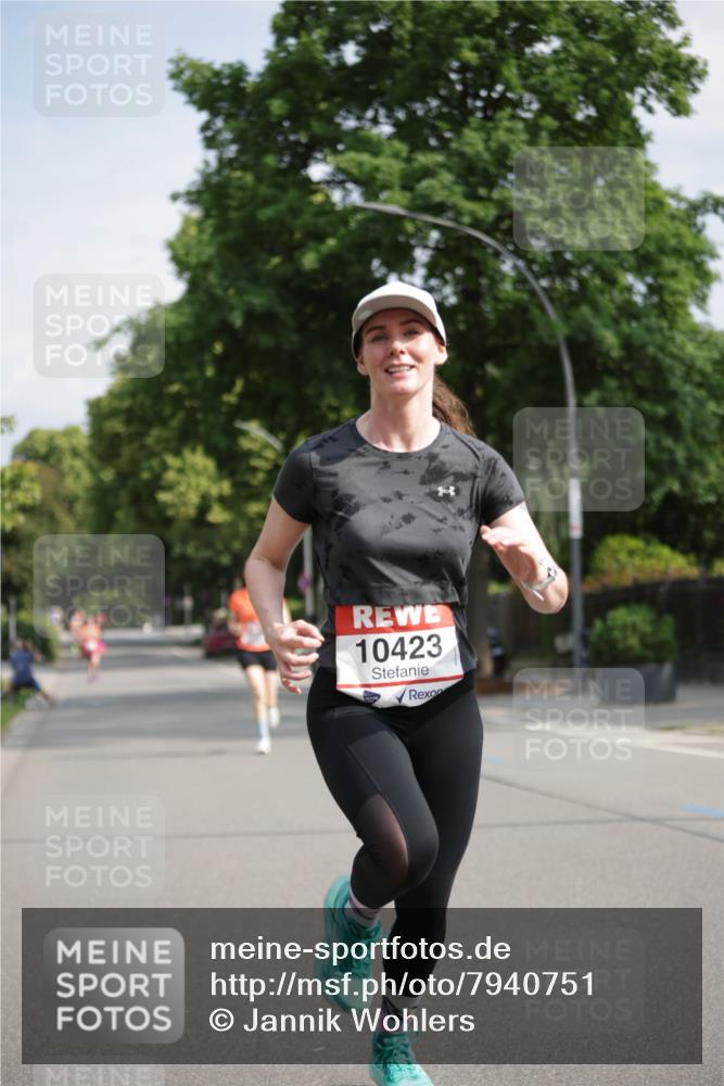 15.06.2025 - REWE Women's Run Jannik Wohlers http://msf.ph/oto/7940751 15.06.2025 08:45:34 Laufen 10423 meine-sportfotos.de