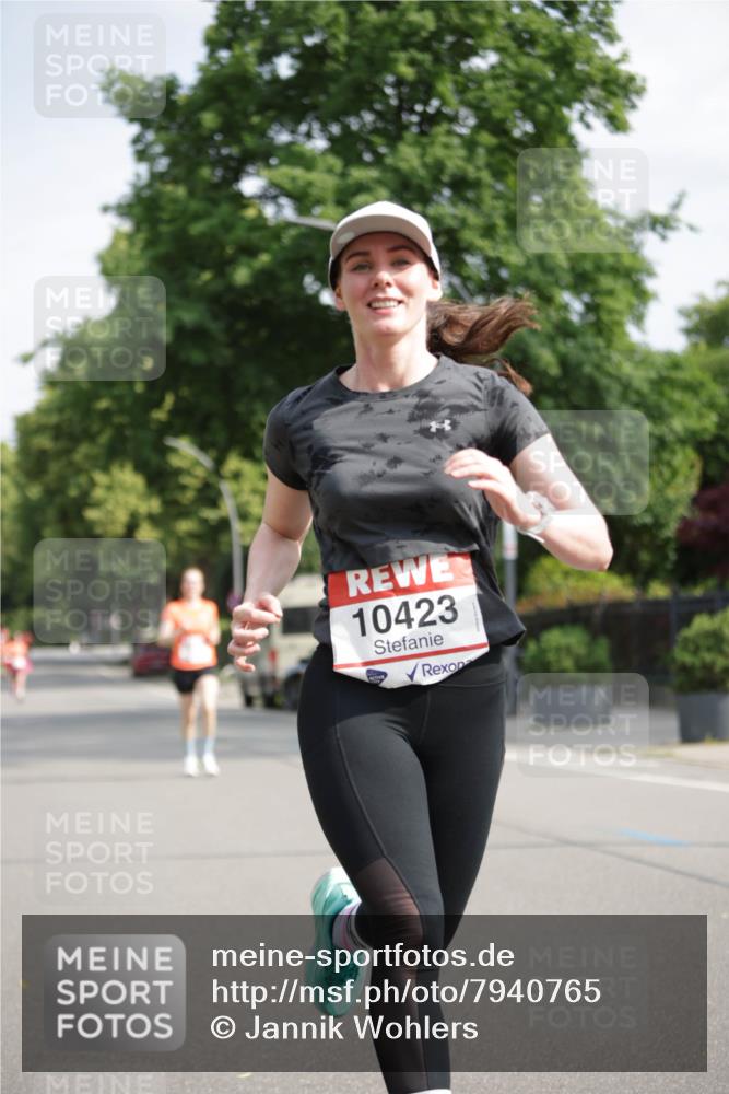 15.06.2025 - REWE Women's Run Jannik Wohlers http://msf.ph/oto/7940765 15.06.2025 08:45:34 Laufen 10423 meine-sportfotos.de