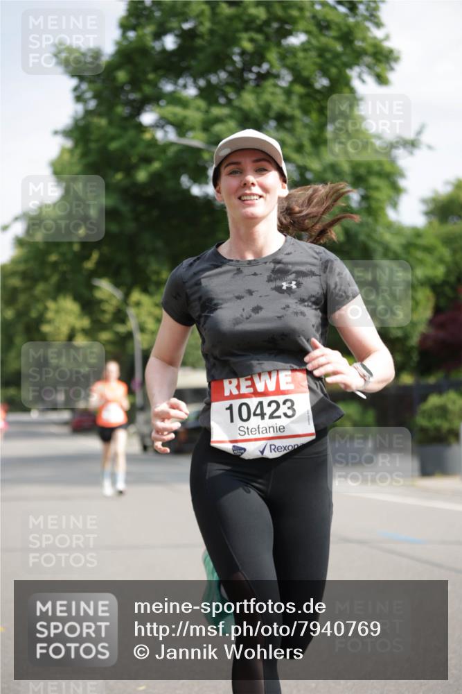 15.06.2025 - REWE Women's Run Jannik Wohlers http://msf.ph/oto/7940769 15.06.2025 08:45:34 Laufen 10423 meine-sportfotos.de