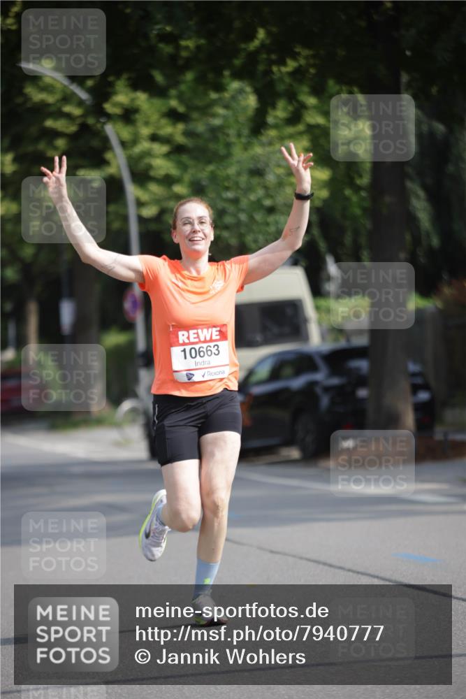 15.06.2025 - REWE Women's Run Jannik Wohlers http://msf.ph/oto/7940777 15.06.2025 08:45:36 Laufen 10663 meine-sportfotos.de