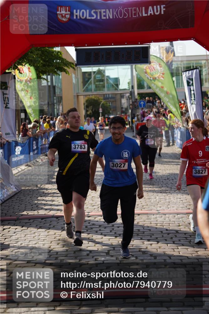 13.06.2025 - Holstenköstenlauf Felixshl http://msf.ph/oto/7940779 13.06.2025 18:07:06 Laufen 2250, 2621, 2704, 3027, 3236, 3293, 3577, 3783, 3812, 3827 meine-sportfotos.de
