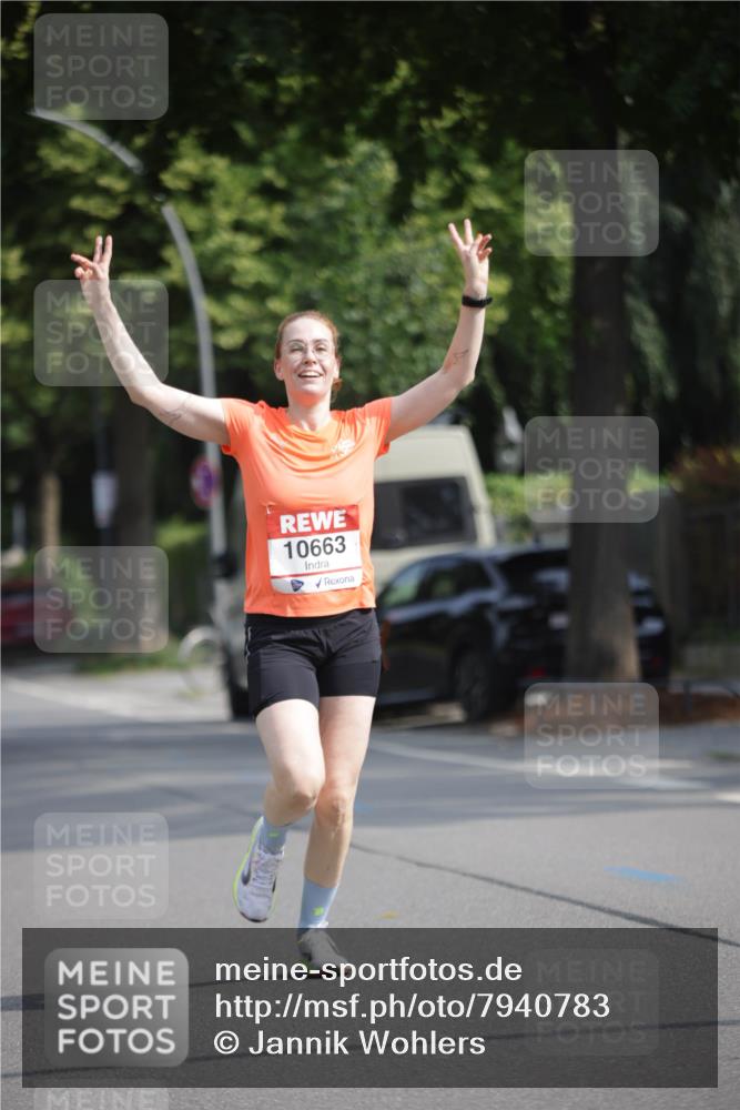 15.06.2025 - REWE Women's Run Jannik Wohlers http://msf.ph/oto/7940783 15.06.2025 08:45:36 Laufen 10663 meine-sportfotos.de
