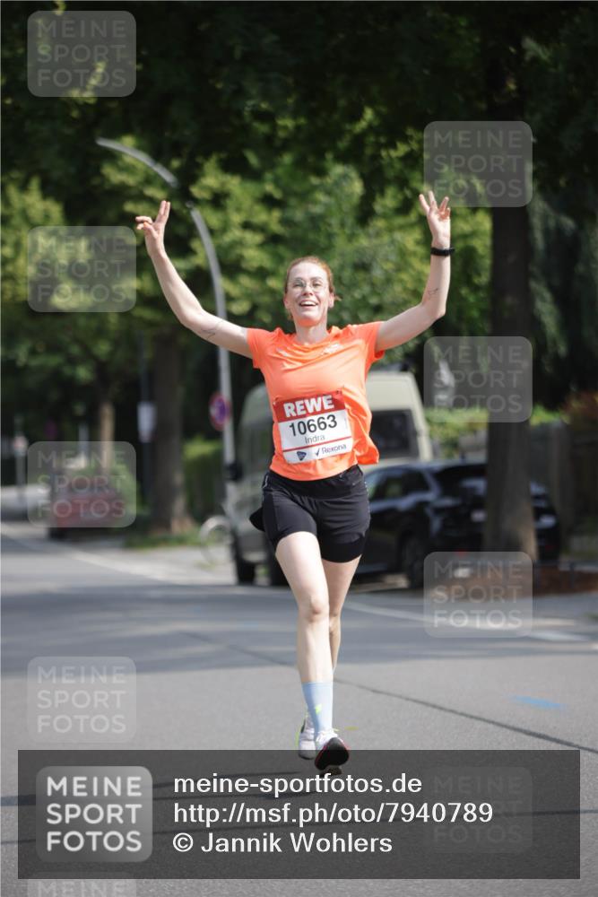 15.06.2025 - REWE Women's Run Jannik Wohlers http://msf.ph/oto/7940789 15.06.2025 08:45:36 Laufen 10663 meine-sportfotos.de