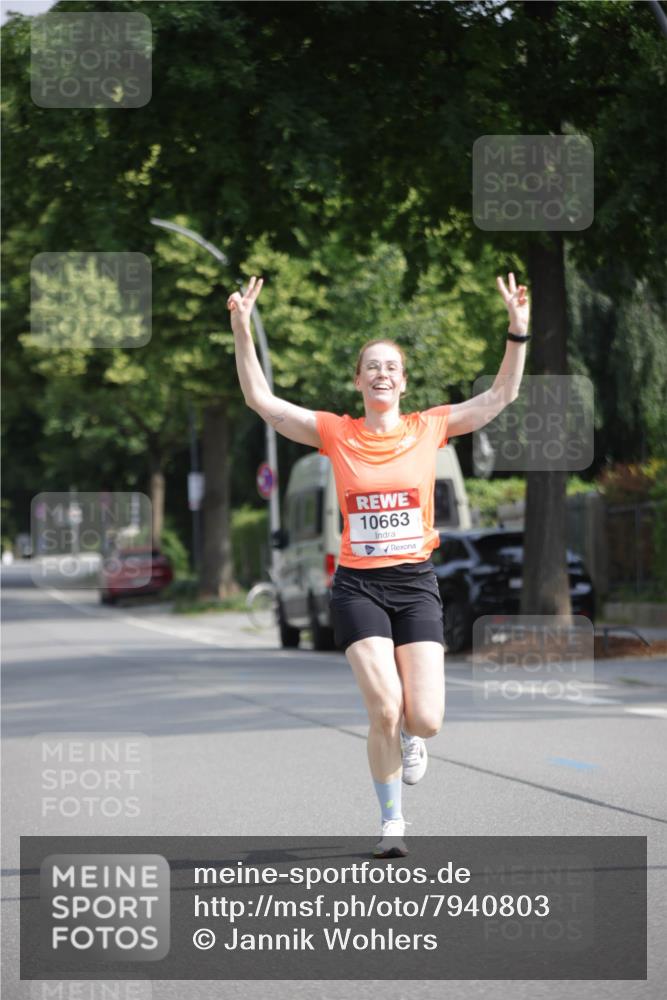15.06.2025 - REWE Women's Run Jannik Wohlers http://msf.ph/oto/7940803 15.06.2025 08:45:36 Laufen 10663 meine-sportfotos.de