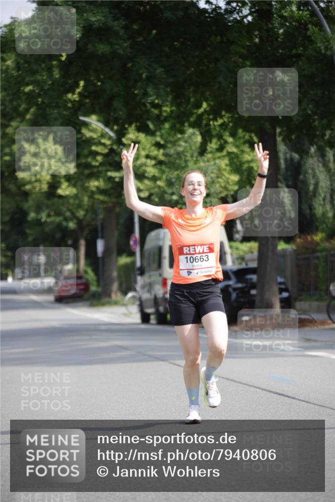 15.06.2025 - REWE Women's Run Jannik Wohlers http://msf.ph/oto/7940806 15.06.2025 08:45:36 Laufen 10663 meine-sportfotos.de