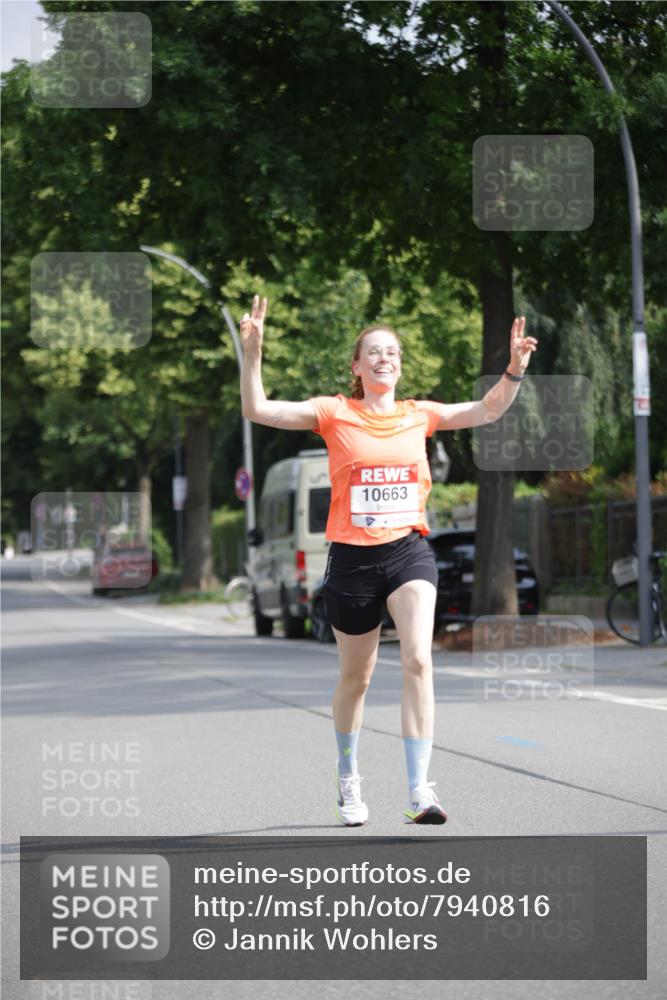 15.06.2025 - REWE Women's Run Jannik Wohlers http://msf.ph/oto/7940816 15.06.2025 08:45:36 Laufen 10663 meine-sportfotos.de