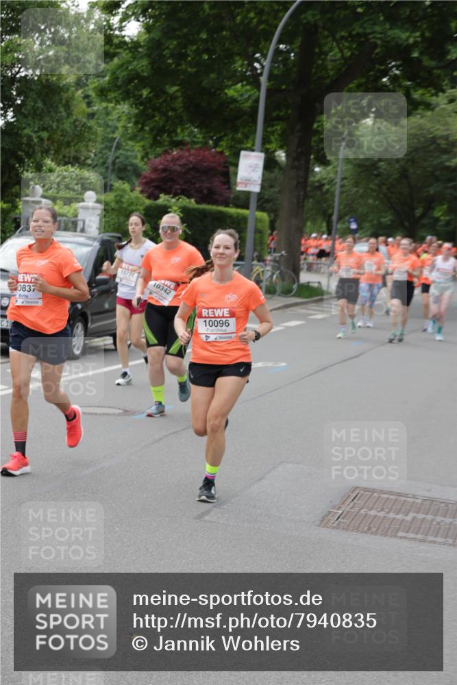 15.06.2025 - REWE Women's Run Jannik Wohlers http://msf.ph/oto/7940835 15.06.2025 08:28:05 Laufen 0837, 10342, 10096 meine-sportfotos.de