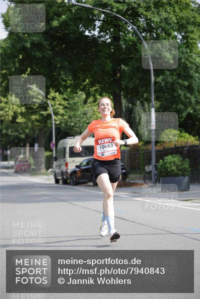 15.06.2025 - REWE Women's Run Jannik Wohlers http://msf.ph/oto/7940843 15.06.2025 08:45:37 Laufen 10663 meine-sportfotos.de
