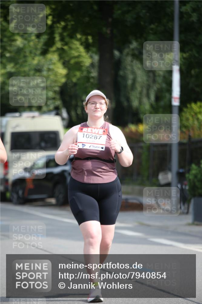 15.06.2025 - REWE Women's Run Jannik Wohlers http://msf.ph/oto/7940854 15.06.2025 09:58:31 Laufen 10287 meine-sportfotos.de