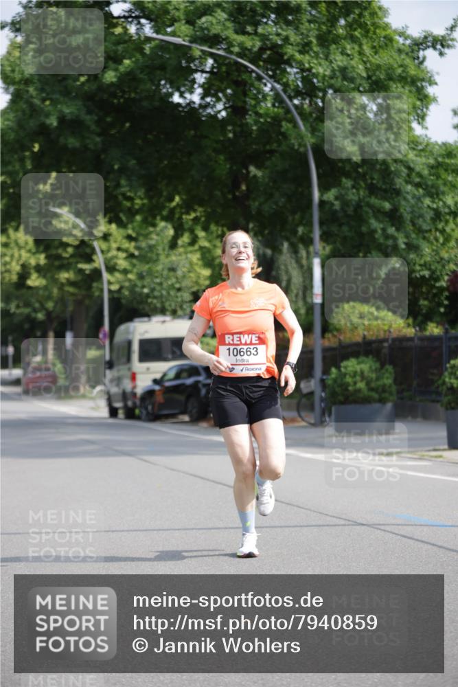 15.06.2025 - REWE Women's Run Jannik Wohlers http://msf.ph/oto/7940859 15.06.2025 08:45:37 Laufen 10663 meine-sportfotos.de