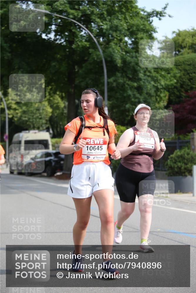 15.06.2025 - REWE Women's Run Jannik Wohlers http://msf.ph/oto/7940896 15.06.2025 09:58:33 Laufen 10645, 10287 meine-sportfotos.de