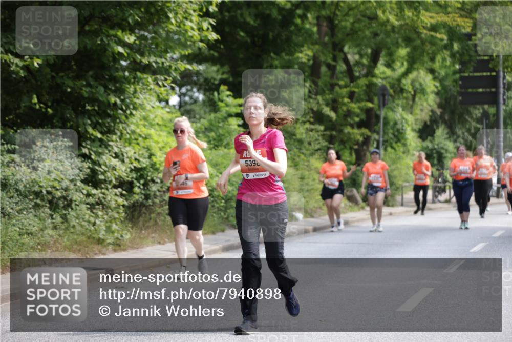 15.06.2025 - REWE Women's Run Jannik Wohlers http://msf.ph/oto/7940898 15.06.2025 10:15:16 Laufen 46, 539 meine-sportfotos.de