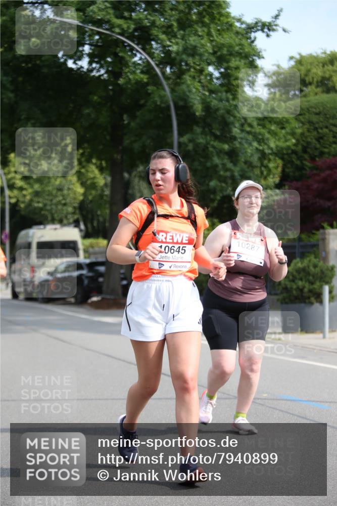 15.06.2025 - REWE Women's Run Jannik Wohlers http://msf.ph/oto/7940899 15.06.2025 09:58:33 Laufen 10645, 10287 meine-sportfotos.de