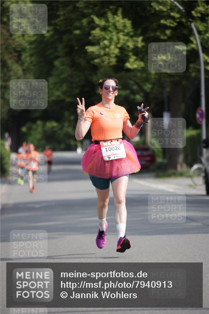 15.06.2025 - REWE Women's Run Jannik Wohlers http://msf.ph/oto/7940913 15.06.2025 08:45:45 Laufen 10028 meine-sportfotos.de