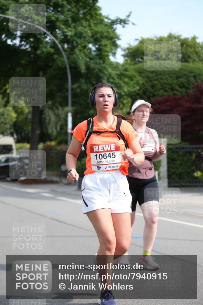 15.06.2025 - REWE Women's Run Jannik Wohlers http://msf.ph/oto/7940915 15.06.2025 09:58:33 Laufen 10645 meine-sportfotos.de