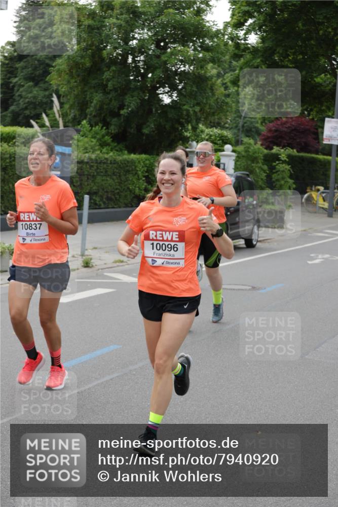 15.06.2025 - REWE Women's Run Jannik Wohlers http://msf.ph/oto/7940920 15.06.2025 08:28:06 Laufen 10837, 10096 meine-sportfotos.de
