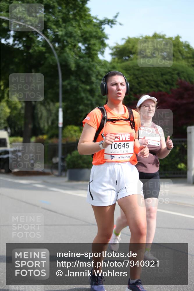 15.06.2025 - REWE Women's Run Jannik Wohlers http://msf.ph/oto/7940921 15.06.2025 09:58:33 Laufen 10645 meine-sportfotos.de