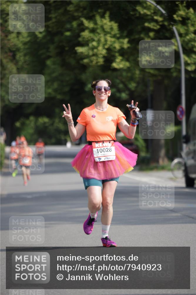15.06.2025 - REWE Women's Run Jannik Wohlers http://msf.ph/oto/7940923 15.06.2025 08:45:45 Laufen 10028 meine-sportfotos.de
