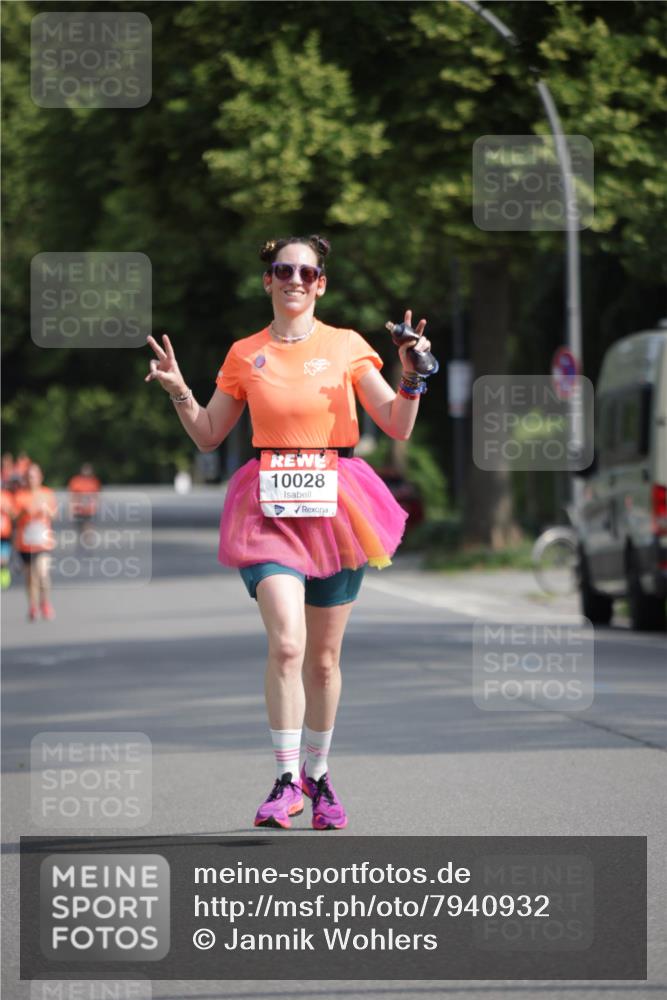 15.06.2025 - REWE Women's Run Jannik Wohlers http://msf.ph/oto/7940932 15.06.2025 08:45:45 Laufen 10028 meine-sportfotos.de