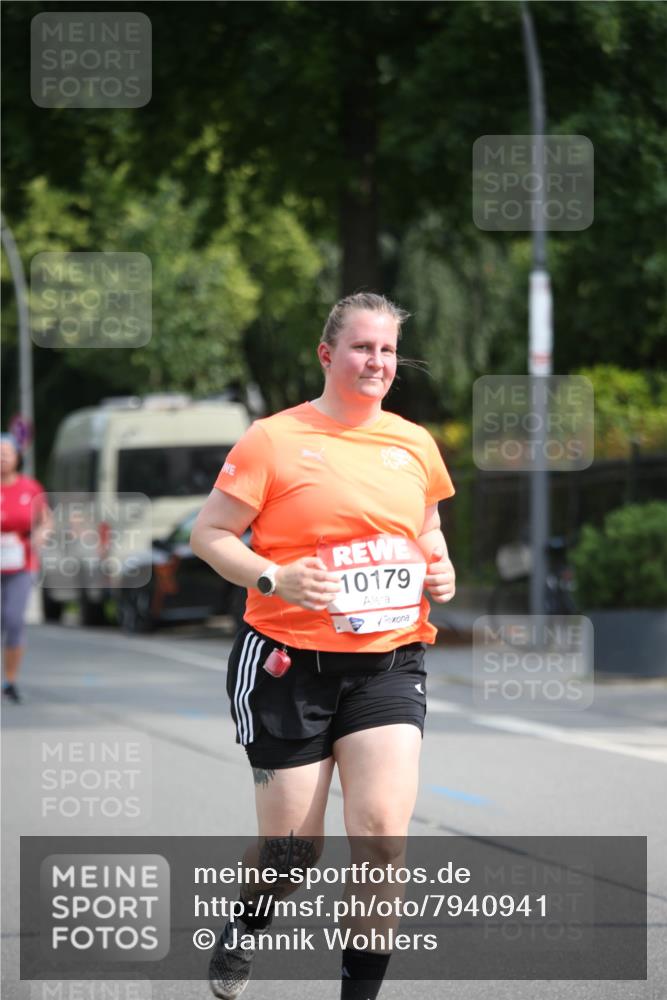 15.06.2025 - REWE Women's Run Jannik Wohlers http://msf.ph/oto/7940941 15.06.2025 09:58:35 Laufen 10179 meine-sportfotos.de