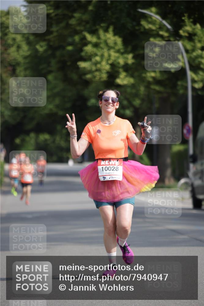 15.06.2025 - REWE Women's Run Jannik Wohlers http://msf.ph/oto/7940947 15.06.2025 08:45:46 Laufen 10028 meine-sportfotos.de