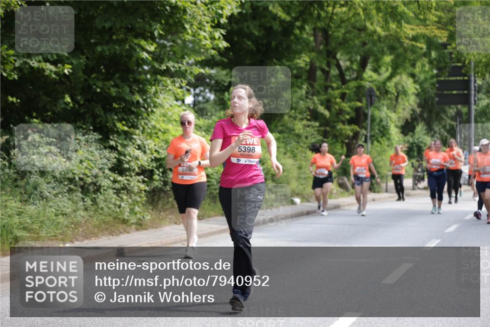 15.06.2025 - REWE Women's Run Jannik Wohlers http://msf.ph/oto/7940952 15.06.2025 10:15:17 Laufen 5546, 5398 meine-sportfotos.de