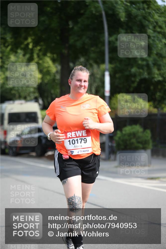15.06.2025 - REWE Women's Run Jannik Wohlers http://msf.ph/oto/7940953 15.06.2025 09:58:35 Laufen 10179 meine-sportfotos.de
