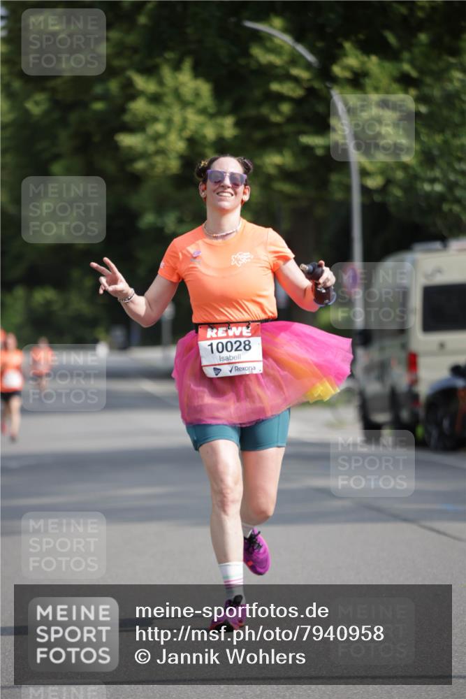 15.06.2025 - REWE Women's Run Jannik Wohlers http://msf.ph/oto/7940958 15.06.2025 08:45:46 Laufen 10028 meine-sportfotos.de