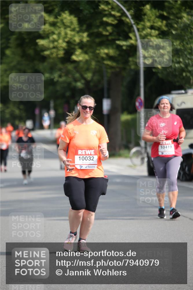 15.06.2025 - REWE Women's Run Jannik Wohlers http://msf.ph/oto/7940979 15.06.2025 09:58:37 Laufen 10032 meine-sportfotos.de