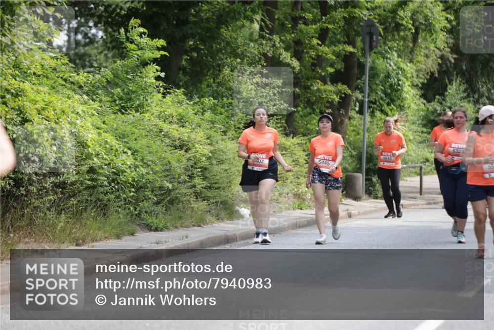 15.06.2025 - REWE Women's Run Jannik Wohlers http://msf.ph/oto/7940983 15.06.2025 10:15:18 Laufen 5645, 5445, 407, 5323 meine-sportfotos.de