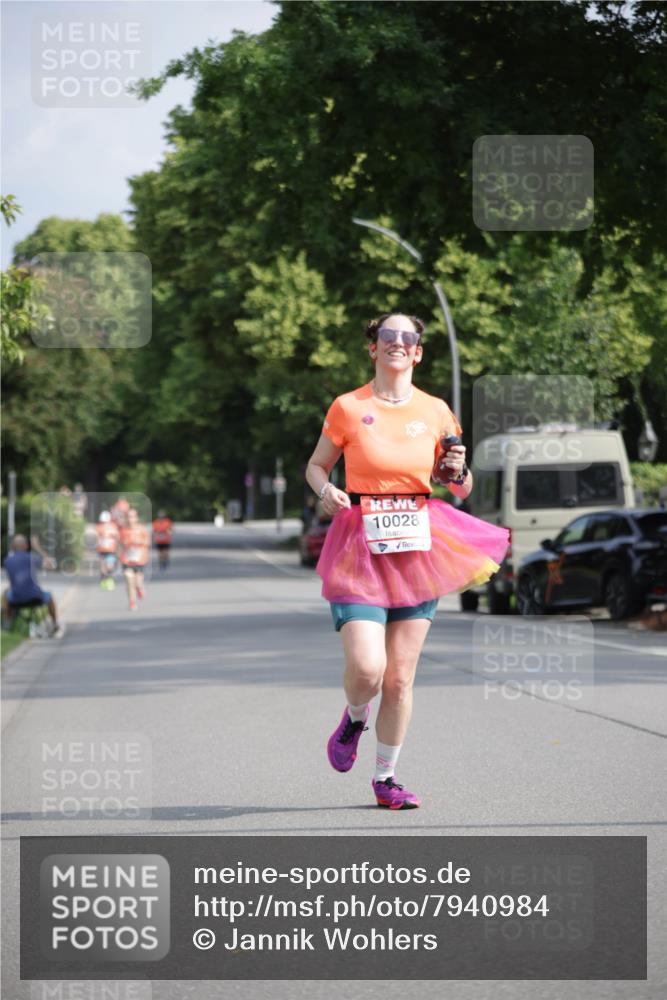 15.06.2025 - REWE Women's Run Jannik Wohlers http://msf.ph/oto/7940984 15.06.2025 08:45:47 Laufen 10028 meine-sportfotos.de