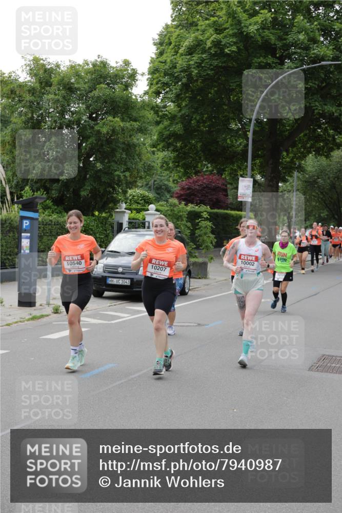 15.06.2025 - REWE Women's Run Jannik Wohlers http://msf.ph/oto/7940987 15.06.2025 08:28:11 Laufen 10540, 1043, 10002, 10207 meine-sportfotos.de