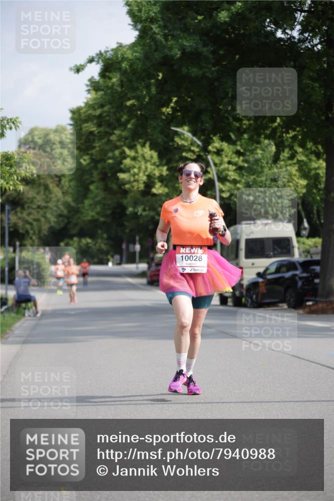 15.06.2025 - REWE Women's Run Jannik Wohlers http://msf.ph/oto/7940988 15.06.2025 08:45:47 Laufen 10028 meine-sportfotos.de