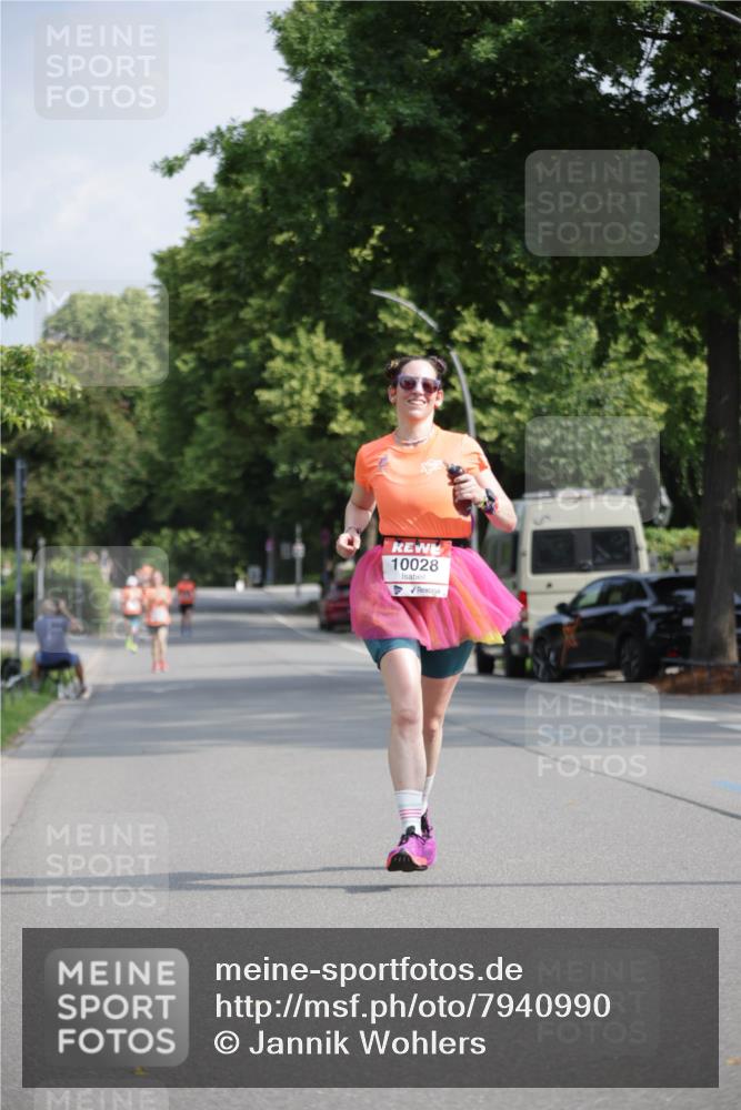 15.06.2025 - REWE Women's Run Jannik Wohlers http://msf.ph/oto/7940990 15.06.2025 08:45:47 Laufen 10028 meine-sportfotos.de