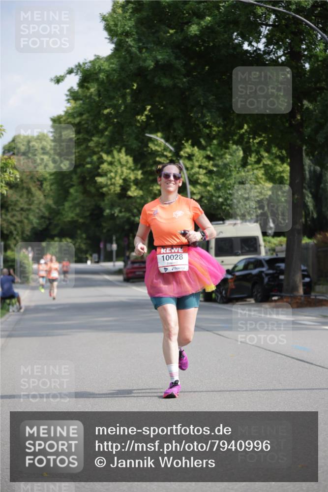 15.06.2025 - REWE Women's Run Jannik Wohlers http://msf.ph/oto/7940996 15.06.2025 08:45:47 Laufen 10028 meine-sportfotos.de