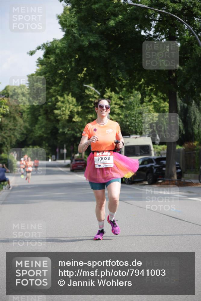 15.06.2025 - REWE Women's Run Jannik Wohlers http://msf.ph/oto/7941003 15.06.2025 08:45:47 Laufen 10028 meine-sportfotos.de