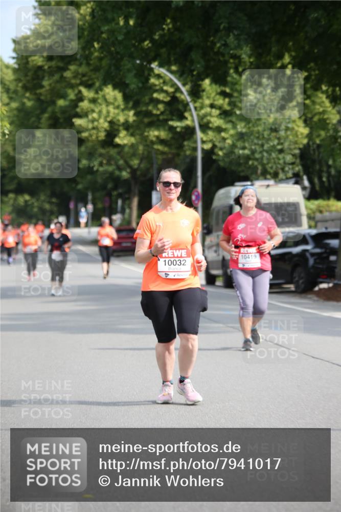 15.06.2025 - REWE Women's Run Jannik Wohlers http://msf.ph/oto/7941017 15.06.2025 09:58:38 Laufen 10032, 10411 meine-sportfotos.de