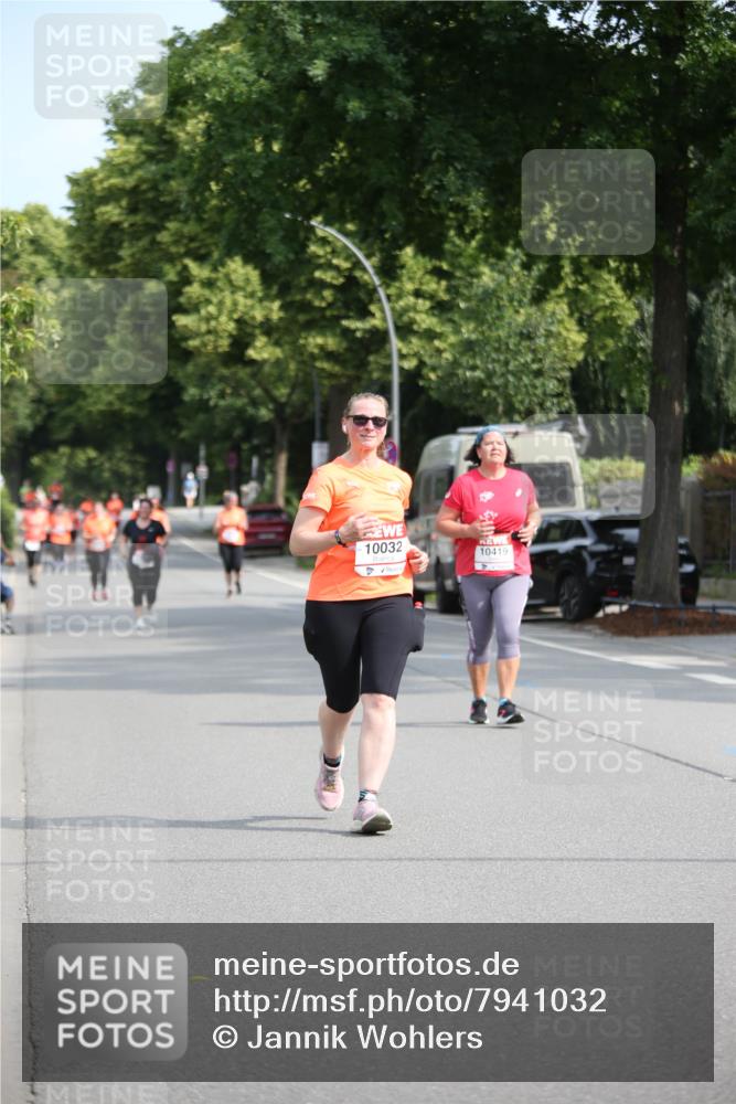 15.06.2025 - REWE Women's Run Jannik Wohlers http://msf.ph/oto/7941032 15.06.2025 09:58:38 Laufen 10032 meine-sportfotos.de