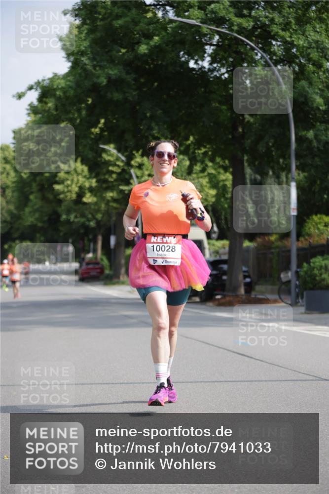 15.06.2025 - REWE Women's Run Jannik Wohlers http://msf.ph/oto/7941033 15.06.2025 08:45:47 Laufen 10028 meine-sportfotos.de