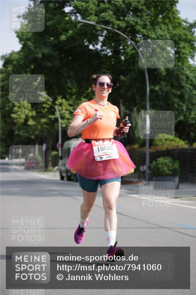 15.06.2025 - REWE Women's Run Jannik Wohlers http://msf.ph/oto/7941060 15.06.2025 08:45:48 Laufen 10028 meine-sportfotos.de