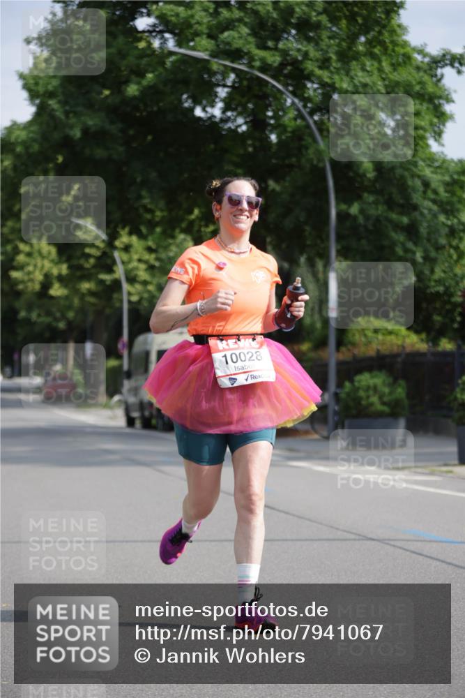 15.06.2025 - REWE Women's Run Jannik Wohlers http://msf.ph/oto/7941067 15.06.2025 08:45:48 Laufen 10028 meine-sportfotos.de