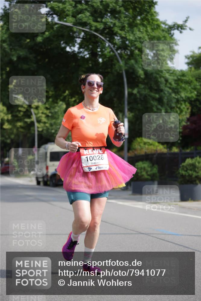 15.06.2025 - REWE Women's Run Jannik Wohlers http://msf.ph/oto/7941077 15.06.2025 08:45:48 Laufen 10028 meine-sportfotos.de