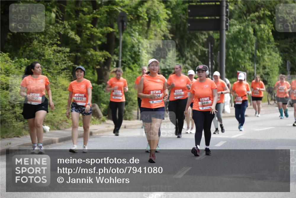 15.06.2025 - REWE Women's Run Jannik Wohlers http://msf.ph/oto/7941080 15.06.2025 10:15:20 Laufen 5235, 04, 07, 5445, 5446 meine-sportfotos.de