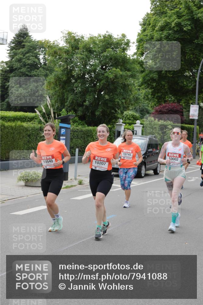 15.06.2025 - REWE Women's Run Jannik Wohlers http://msf.ph/oto/7941088 15.06.2025 08:28:12 Laufen 10540, 10207, 10745, 10002 meine-sportfotos.de