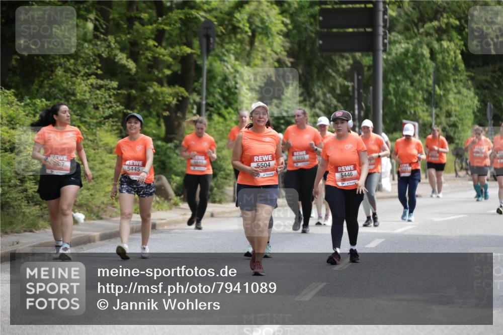 15.06.2025 - REWE Women's Run Jannik Wohlers http://msf.ph/oto/7941089 15.06.2025 10:15:20 Laufen 57, 5645, 5235, 5445, 5504, 5446 meine-sportfotos.de