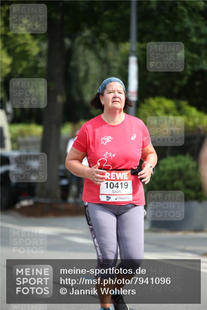 15.06.2025 - REWE Women's Run Jannik Wohlers http://msf.ph/oto/7941096 15.06.2025 09:58:41 Laufen 10419 meine-sportfotos.de