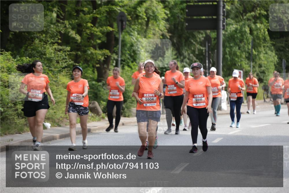 15.06.2025 - REWE Women's Run Jannik Wohlers http://msf.ph/oto/7941103 15.06.2025 10:15:20 Laufen 5235, 5045, 07, 5445, 5504, 5201, 5446, 5943 meine-sportfotos.de