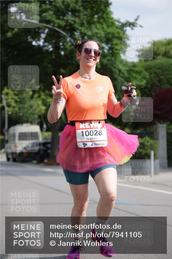 15.06.2025 - REWE Women's Run Jannik Wohlers http://msf.ph/oto/7941105 15.06.2025 08:45:48 Laufen 10028 meine-sportfotos.de