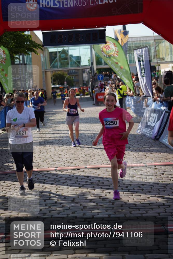 13.06.2025 - Holstenköstenlauf Felixshl http://msf.ph/oto/7941106 13.06.2025 18:07:14 Laufen 2250, 2586, 2621, 2696, 3236, 3293, 3812 meine-sportfotos.de