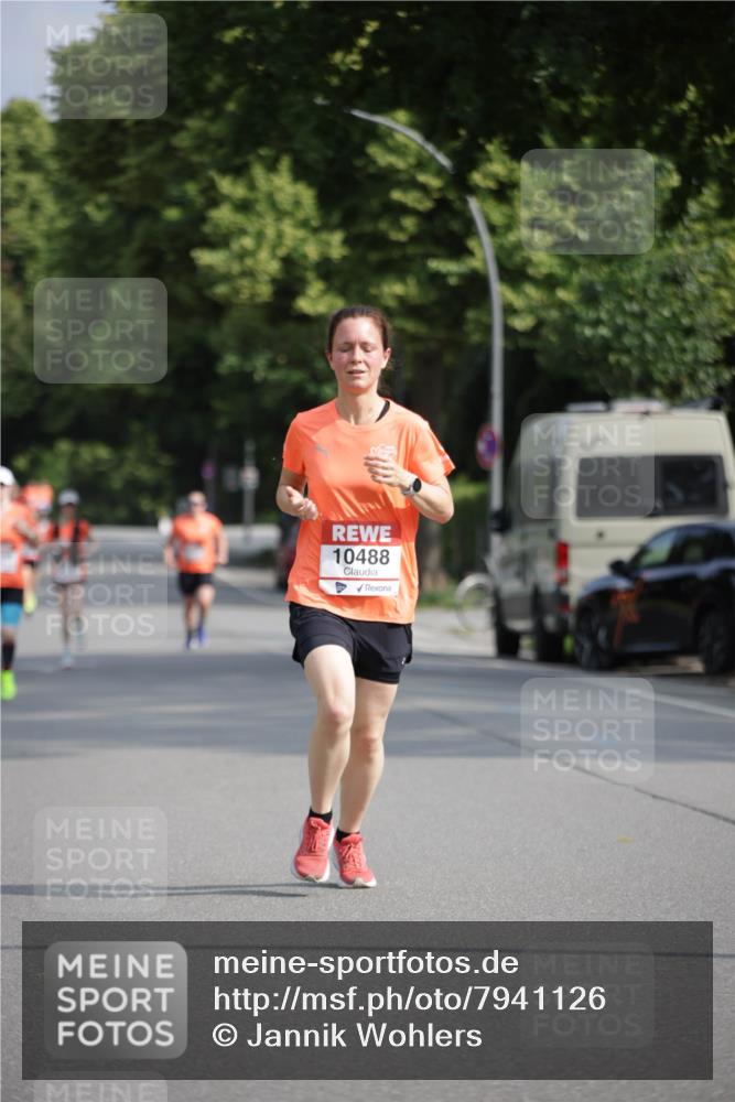 15.06.2025 - REWE Women's Run Jannik Wohlers http://msf.ph/oto/7941126 15.06.2025 08:45:59 Laufen 10488 meine-sportfotos.de